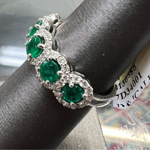 14k White Gold Diamond & Emerald Band Ring - Picture 9 of 10